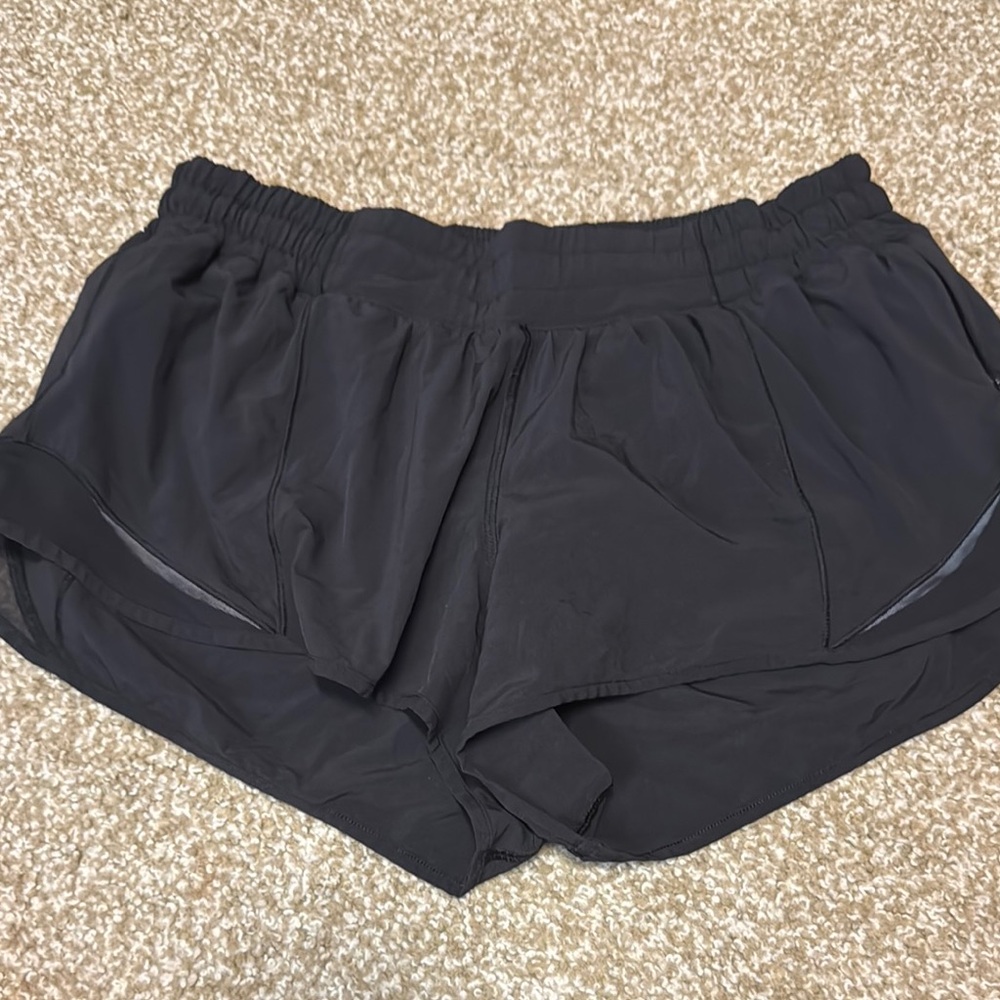 Black Women's Lululemon Hotty Hots shorts